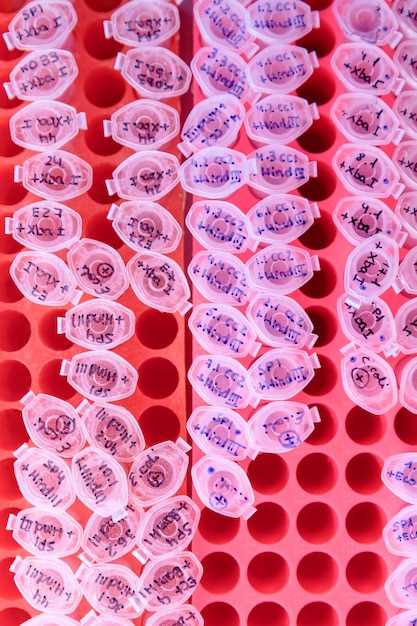 Can you take valtrex and doxycycline together